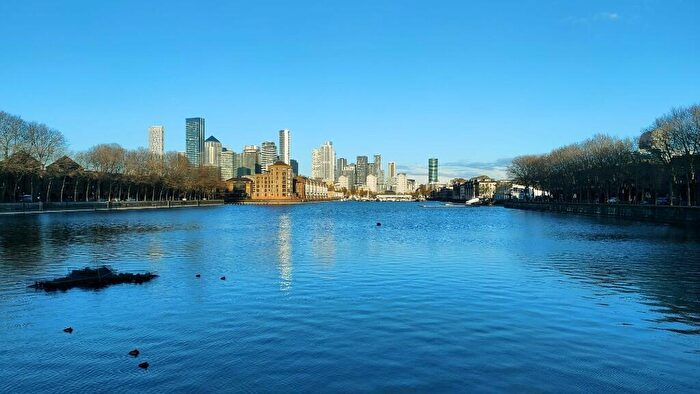 1 Bedroom Apartment To Rent In Gullivers Walk, London, SE8