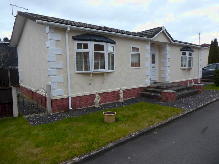 2 Bedroom Mobile/park Home For Sale In Small Acre Park, Mortimers Cross, Leominster, Herefordshire, HR6