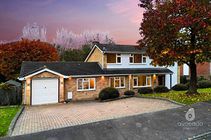 5 Bedroom Detached House For Sale In Sheep Walk, Emmer Green, RG4