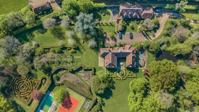 6 Bedroom Detached House For Sale In Alfold Road, Dunsfold, Godalming, Surrey, GU8