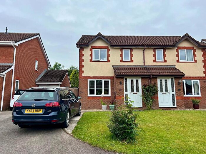 3 Bedroom Semi-Detached House For Sale In Picton Gardens, Bridgend, CF31