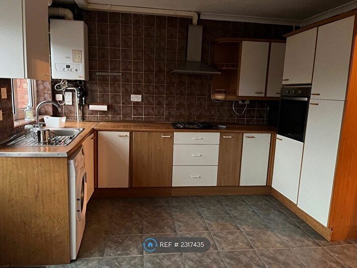 3 Bedroom Semi-Detached House To Rent In Frampton Walk, Coventry, CV2