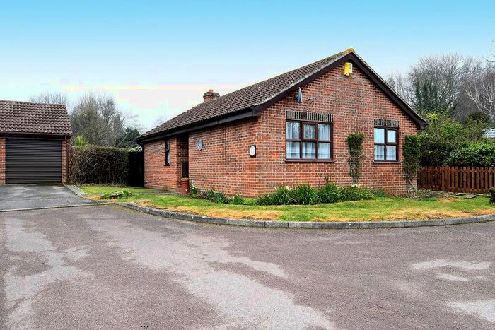 2 Bedroom Detached Bungalow To Rent In Harebell Close, Grove Green, Maidstone, ME14