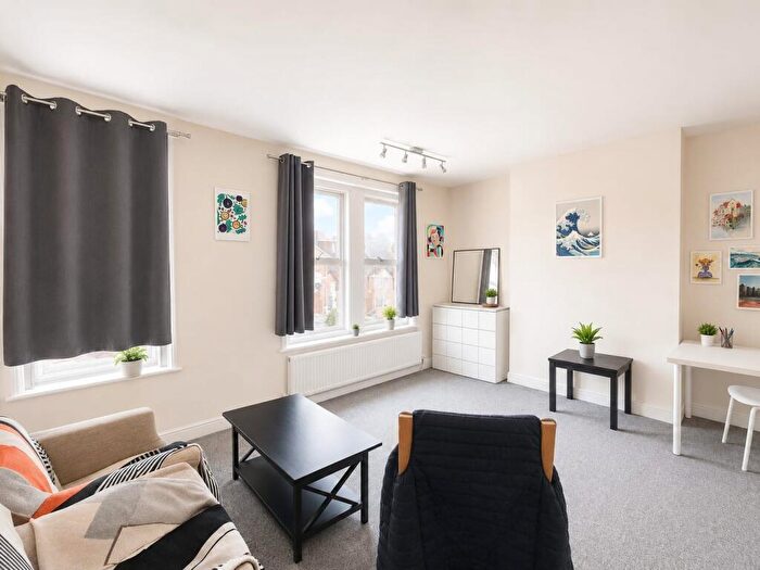 2 Bedroom Flat To Rent In Stafford Road, Southampton, SO15