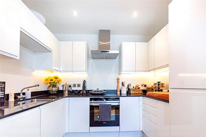 1 Bedroom Flat To Rent In Alexandra Court, A St. Leonards Road, Windsor, SL4