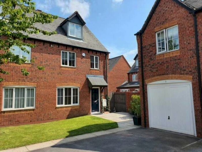 Houses for sale & to rent in WA3 3XP, Rochester Close, Golborne And