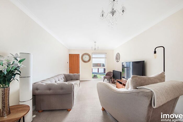 2 Bedroom Bungalow For Sale In Fowey Avenue, Torquay, TQ2