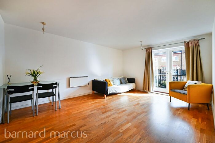 1 Bedroom Flat For Sale In Garratt Lane, London, SW18