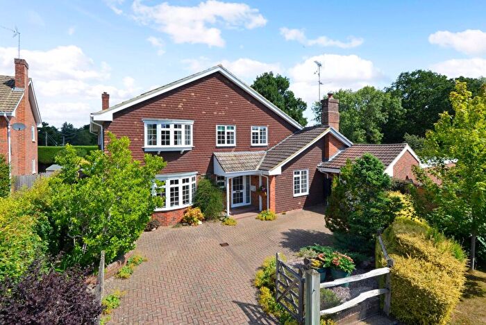 5 Bedroom Detached House For Sale In Farm Close, Loxwood, RH14