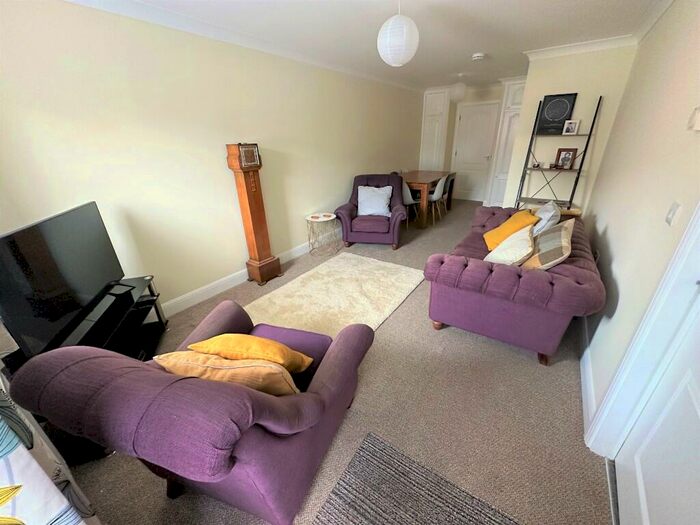 1 Bedroom Flat To Rent In Chester Road, Little Sutton, CH66