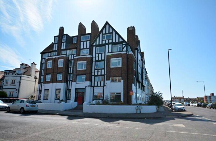 2 Bedroom Flat To Rent In Florence Court, Cornwall Gardens, CT9