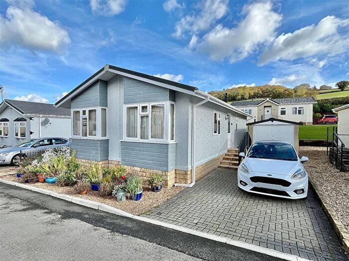 2 Bedroom Park Home For Sale In Lea Villa Residential Park, Lea, Ross-On-Wye, HR9