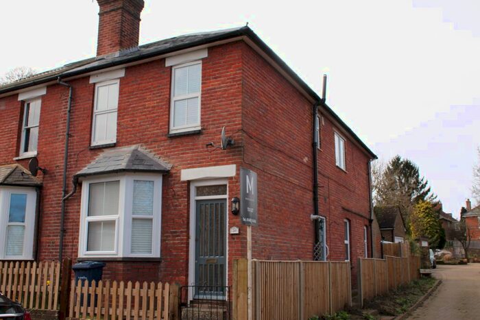 1 Bedroom Flat To Rent In Upper Queen Street, Godalming, GU7