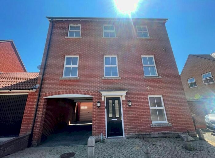 4 Bedroom Town House To Rent In John Lawrence Walk, Colchester, CO2