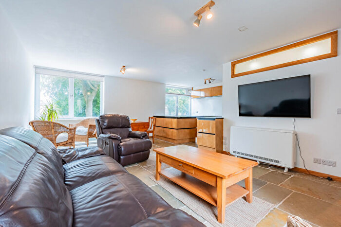 2 Bedroom Flat For Sale In Durdham Park, Bristol, BS6