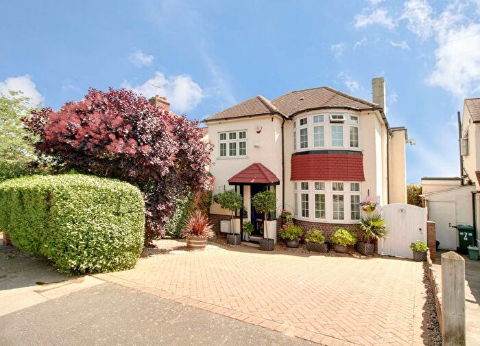 3 Bedroom Detached House For Sale In Austin Road, Orpington, BR5