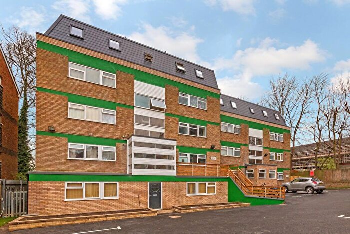 1 Bedroom Flat To Rent In Downton Court, Brook Street, Luton, Bedfordshire, LU3