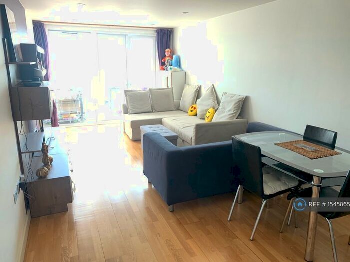 2 Bedroom Flat To Rent In Elm Road, Wembley, HA9