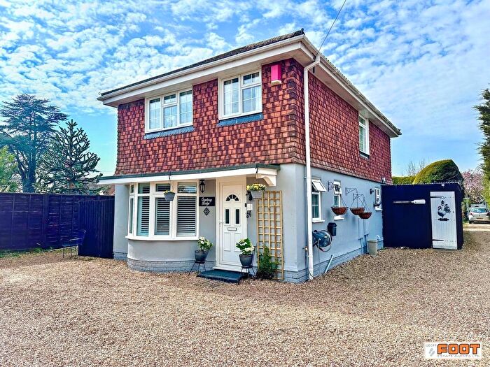 3 Bedroom Detached House For Sale In Manor Road, Hayling Island, PO11
