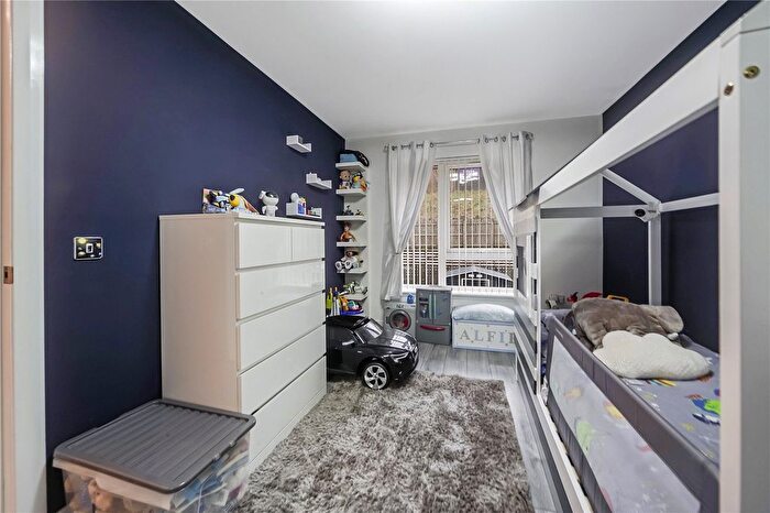 2 Bedroom End Of Terrace House For Sale In Ardencraig Terrace, Glasgow, Glasgow City, G45