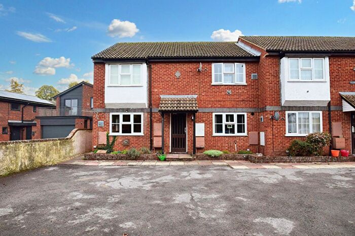 1 Bedroom Flat To Rent In New Road, Princes Risborough, HP27