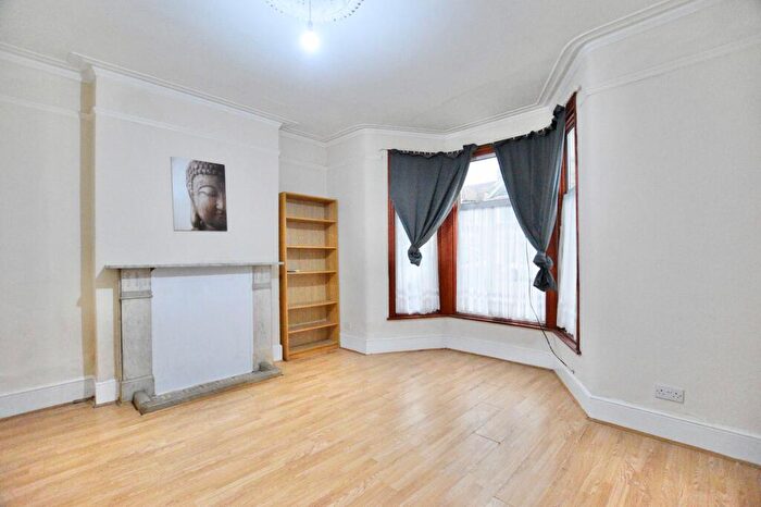 4 Bedroom Terraced House To Rent In Cambridge Road, Seven Kings, IG3