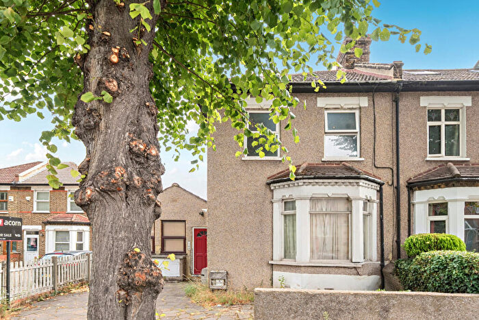 2 Bedroom Apartment For Sale In Kangley Bridge Road, Sydenham, London, SE26