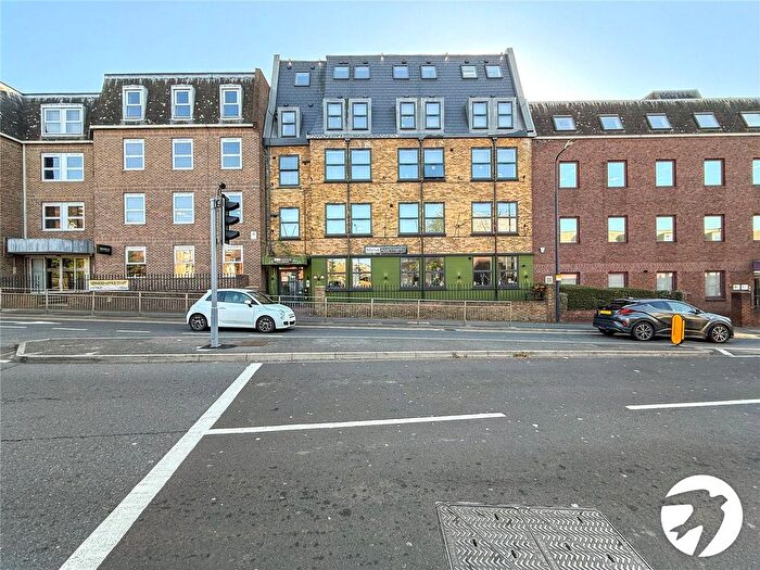 2 Bedroom Flat To Rent In Albion Place, Maidstone, Kent, ME14