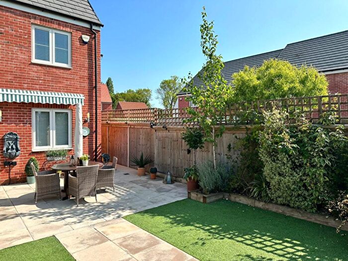 4 Bedroom Semi-Detached House For Sale In Pond View, Burnham-on-Crouch, Essex, CM0