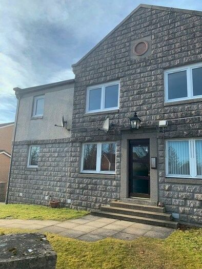2 Bedroom Flat To Rent In Denwood, Aberdeen, AB15