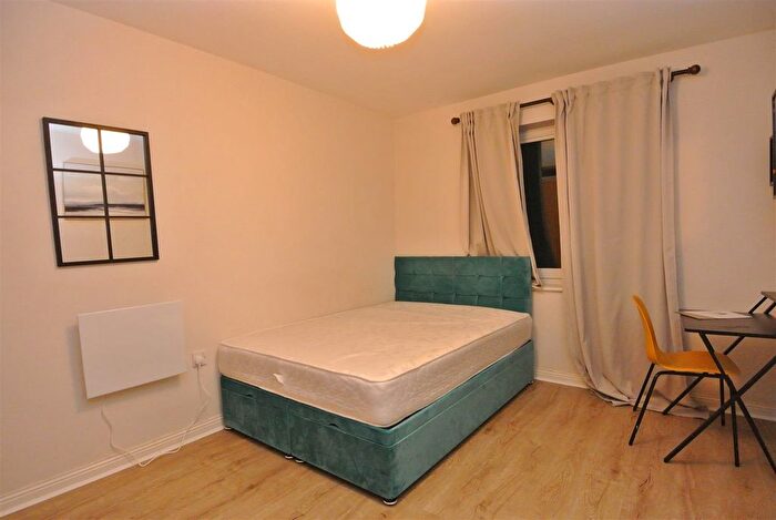 1 Bedroom Flat To Rent In Bedfont Lane, Feltham, TW13