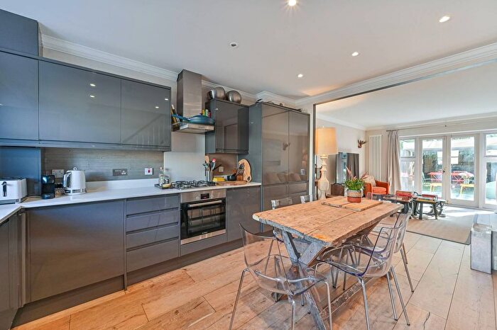 3 Bedroom Mews For Sale In Marlborough Mews, Brixton, London, SW2