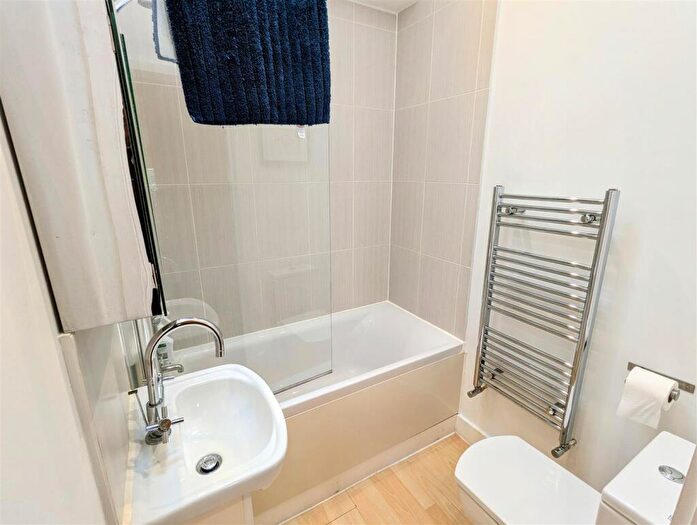 2 Bedroom Bungalow To Rent In Millards Hill, Instow, EX39
