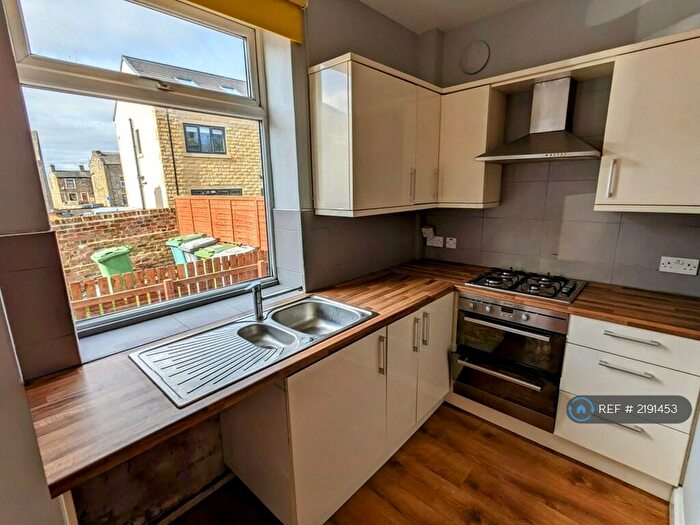 2 Bedroom End Of Terrace House To Rent In Allen Croft, Birkenshaw, Bradford, BD11