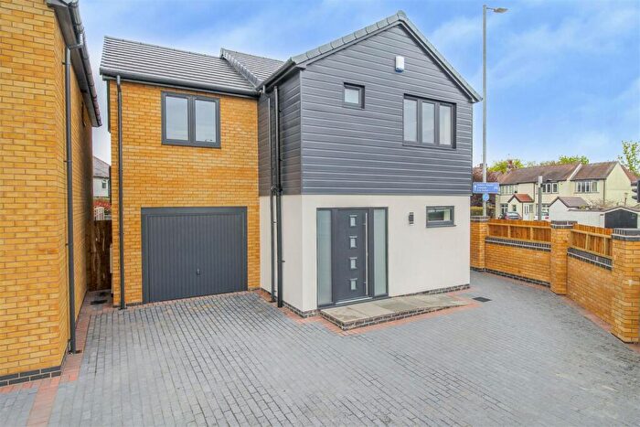 4 Bedroom Detached House To Rent In Meadow Lane, Chilwell, Nottingham, NG9