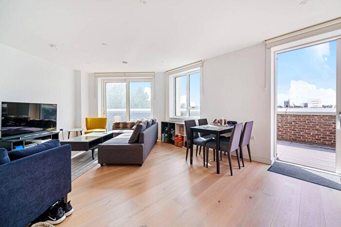 1 Bedroom Flat To Rent In Tarling House, Elephant And Castle, London, SE17