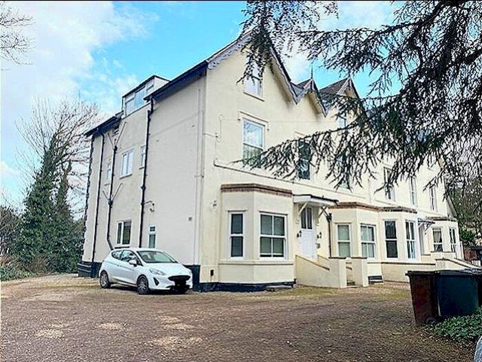 1 Bedroom Flat To Rent In Compton Road, Compton, Wolverhampton, WV3