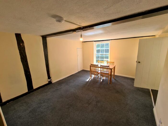 2 Bedroom Flat To Rent In High Street, Braintree, CM7