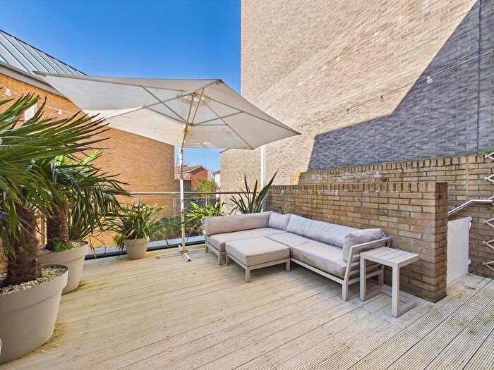 4 Bedroom Town House To Rent In Salt Marsh Road, Shoreham-by-Sea, BN43