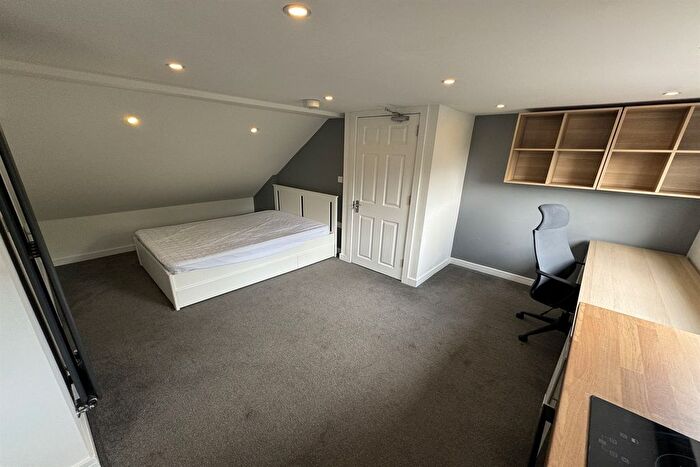 6 Bedroom Semi-Detached House To Rent In Salisbury Street, Beeston, NG9