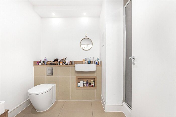 2 Bedroom Flat For Sale In Dalston Square, London, E8