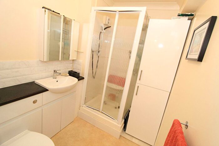 1 Bedroom Flat For Sale In Gerston Road, Paignton, Devon, TQ4