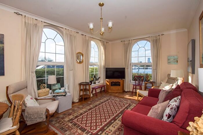 1 Bedroom Flat To Rent In John Batchelor Way, Penarth, CF64