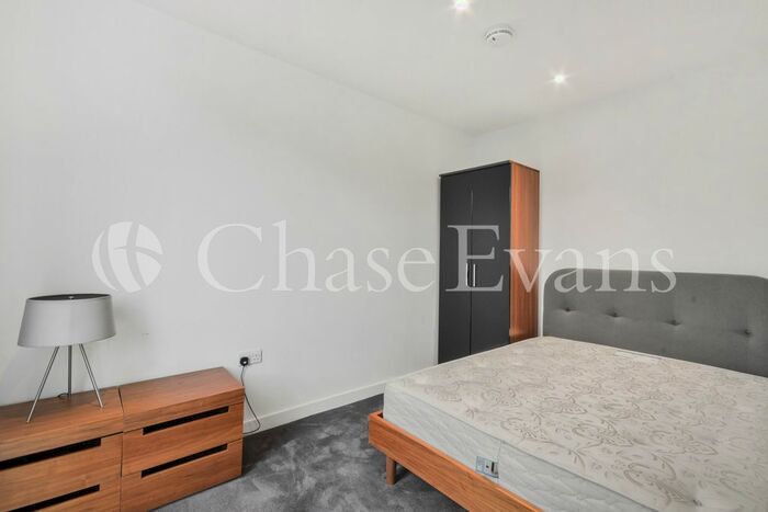 3 Bedroom Terraced House For Sale In Wansey Street, London, SE17