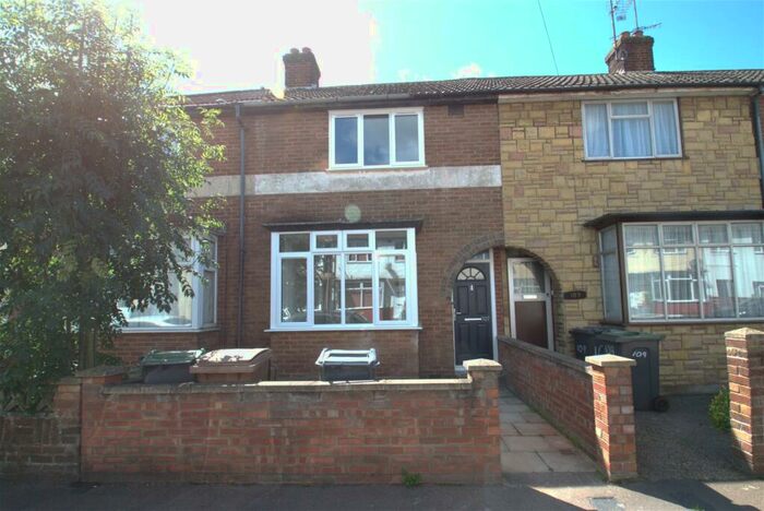 2 Bedroom Terraced House To Rent In Connaught Road, Luton, LU4
