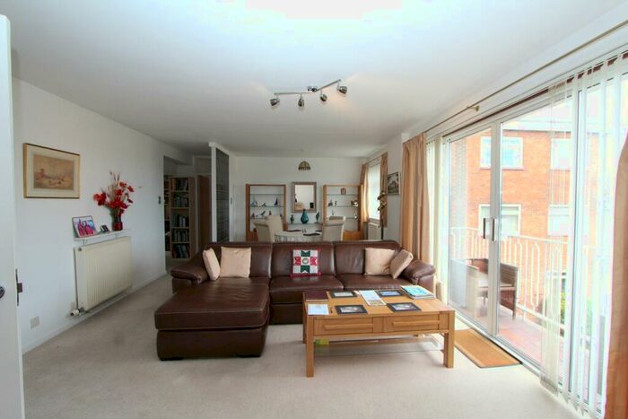 2 Bedroom Apartment To Rent In River Green, Hamble, Southampton, SO31