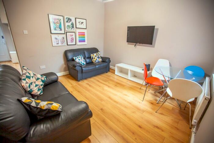 4 Bedroom Terraced House To Rent In Langton Road, L15