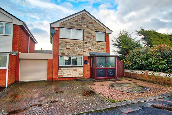 3 Bedroom Link Detached House For Sale In Cormorant Rise, Worcester, WR2