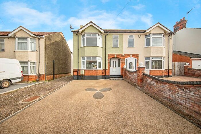 3 Bedroom Semi Detached House For Sale In Westholme Road, Ipswich, Suffolk, IP1