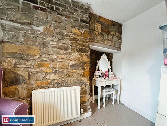 2 Bedroom Cottage For Sale In Merthyr Road, Glynneath, Neath, SA11